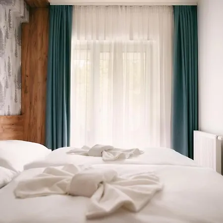 Stiavnica & Durkova - Galeria Jasna Lucky