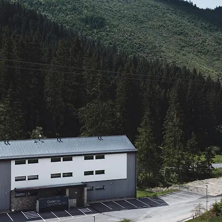 Stiavnica & Durkova - Galeria Jasna Lucky Apartment